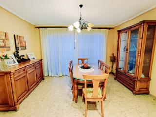 Casa adossada en Onda. Amplio adosado en zona privilegiada