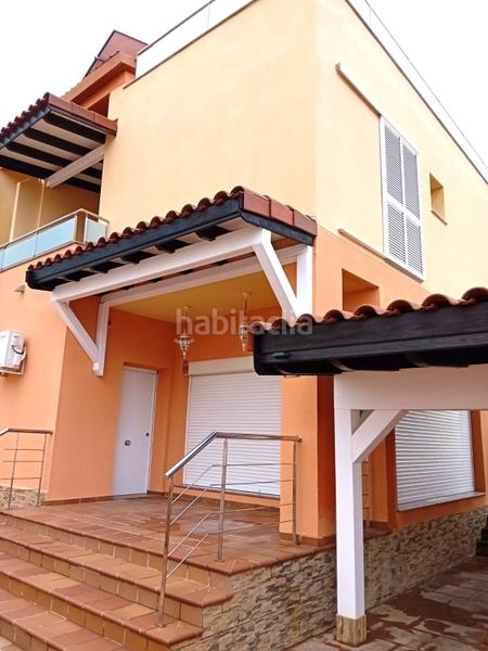 Foto c8da6688-12a9-4973-a5b9-0fd76e852296. Towny house with parking pool in Playa Burriana