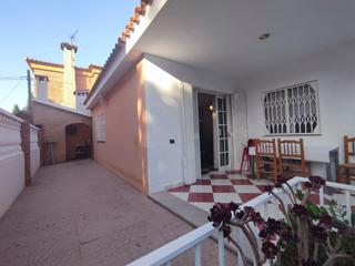 Chalet à Playa. Chalet con encanto a 300 metros del mar en burriana.