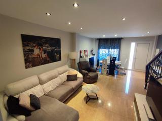 Reihenhaus in Onda. Fantástico adosado en onda