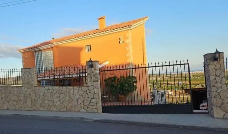 Foto 9a4ee4a7-d896-429b-b618-25a116fba3da. Xalet a Borriol