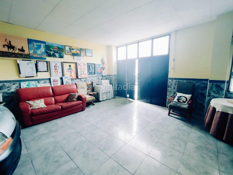 Foto f2a73b24-1b10-4c5f-9171-8cd088e1b3e6. Casa amb aparcament a Onda