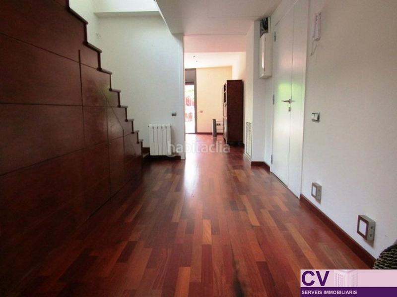 Foto 2827caf4-c9b7-4110-b69a-614d9078bd7e. Alquiler casa adosada jardin precioso de 84 m2 a pie de comedor en Terrassa