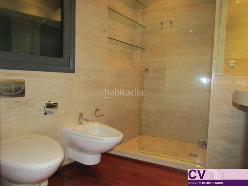 Foto 557c27ae-4685-49ed-bc13-15d65320796b. Lloguer casa adossada amb calefacció aparcament a Terrassa