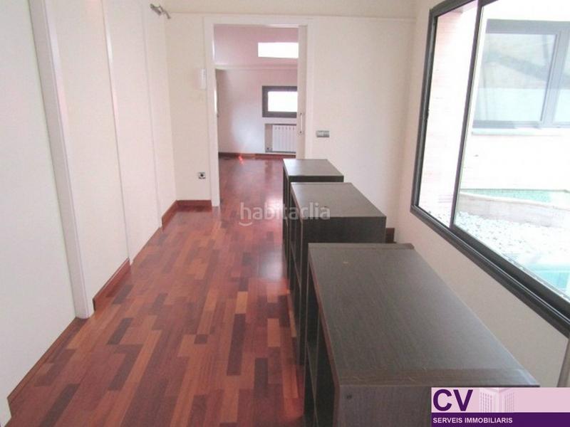 Foto cf54dd55-088d-4da7-9973-663fd6c7f434. Lloguer casa adossada amb calefacció aparcament a Terrassa