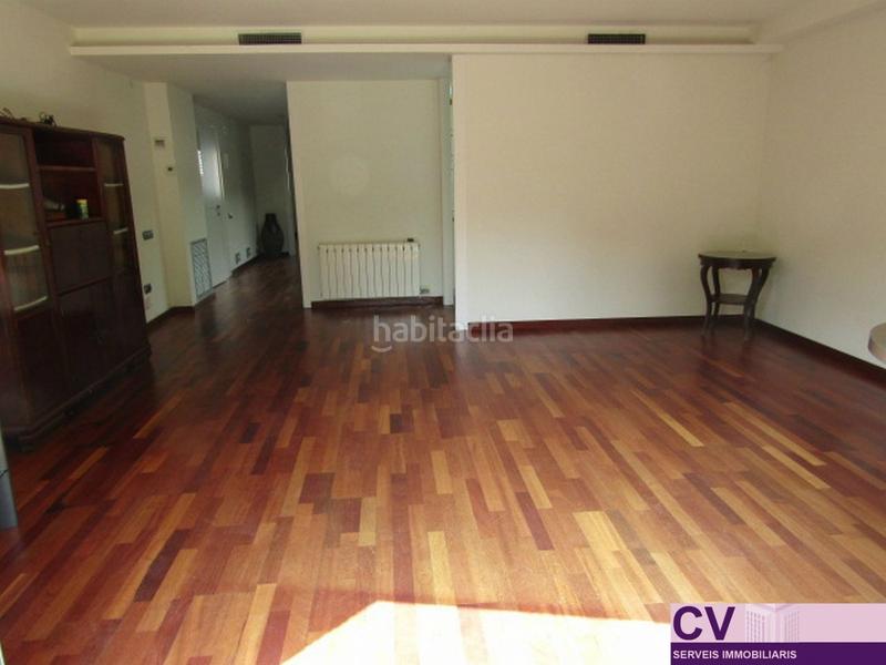 Foto c2c46467-e5bf-46ed-9428-0b1b06e6bd61. Rent semi detached house with heating parking in Barri del Centre Terrassa