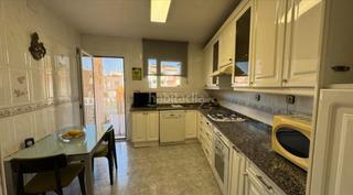 Reihenhaus  Montcada. Amplia casa en el centro con dos grandes terrazas y garaje