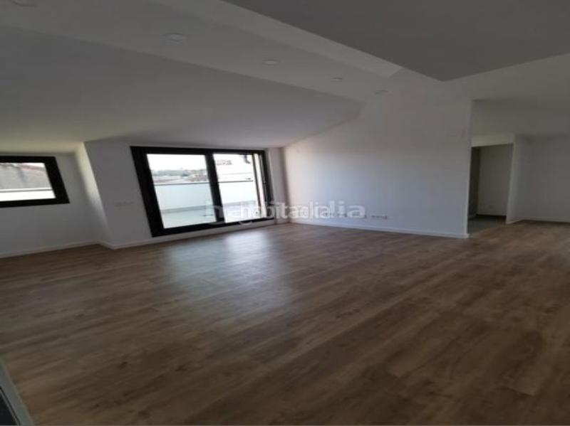 Foto 6b19621b-0ff0-4944-997a-edfea9b7a111. Penthouse with heating parking in Segle XX Terrassa