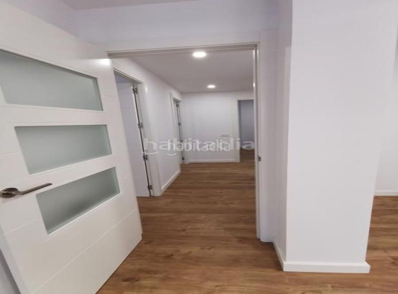 Foto dff4c0a9-6d8a-4144-b5eb-2d86fac14e3f. Penthouse with heating parking in Segle XX Terrassa