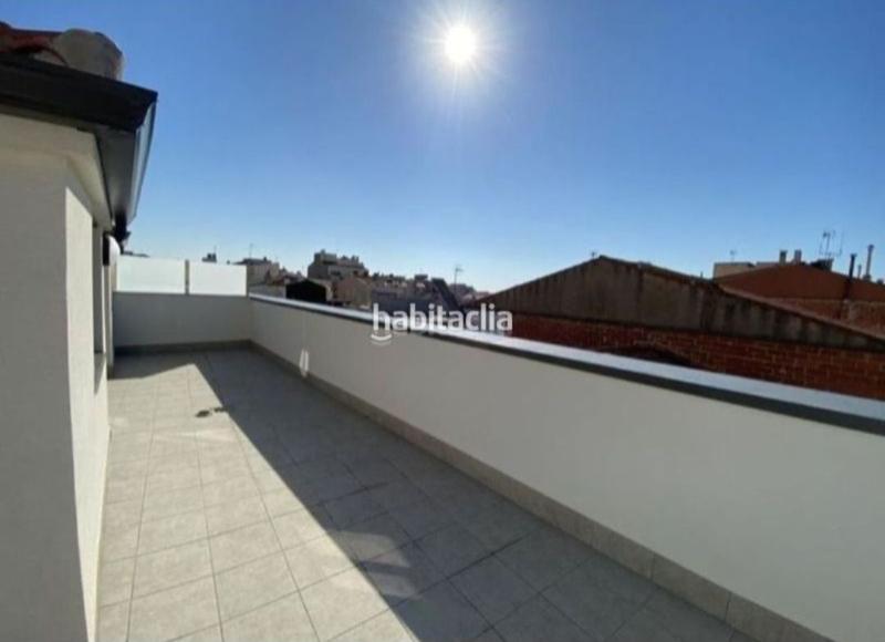 Foto ff370e77-a34b-4d85-8fee-0bdf4174e9df. Penthouse with heating parking in Segle XX Terrassa