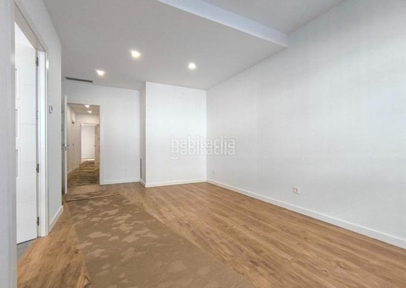 Foto ea2e3a48-5d15-48d4-b07f-cf6b78d6fd7b. Pis amb calefacció aparcament a Segle XX Terrassa