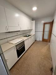Appartement  Sierra nevada. Bajos de tres habitaciones con baño y cocina reformados