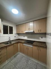 Pis  Avinyo. Amplio piso de 4 habitaciones con terraza a pie de comedor oport