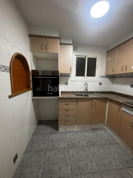 Foto af82668d-2d0d-45f9-9368-bc6dfe1ce13a. Piso amplio piso de 4 habitaciones con terraza a pie de comedor oportunidad por precio y zona en Mataró