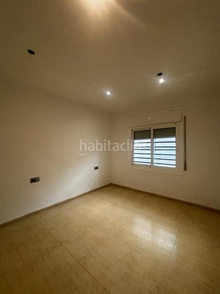 Foto ed198064-064a-49c4-b56e-1d8408559d2c. Piso amplio piso de 4 habitaciones con terraza a pie de comedor oportunidad por precio y zona en Mataró