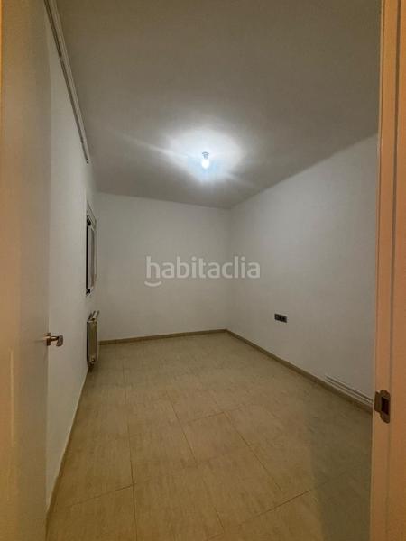 Foto f15a5914-77b8-4915-993b-6d19c6cf8a17. Piso amplio piso de 4 habitaciones con terraza a pie de comedor oportunidad por precio y zona en Mataró