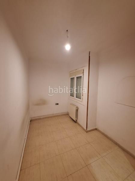 Foto f22c4dfd-7e00-4347-a5e8-5997f3caf3da. Piso amplio piso de 4 habitaciones con terraza a pie de comedor oportunidad por precio y zona en Mataró