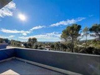 Casa  Carrer del xiprer. Con piscina de agua salina y garaje oportunidad entrega inmediat