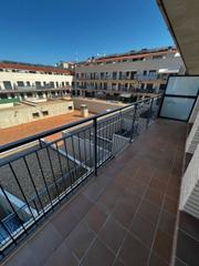 Pis  Monistrol. Fantastico piso con terraza de 8 m2 a pie de comedor, plaza de p