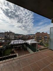 Pis  Bergueda. Amplio piso de 3 habitaciones con terraza a pie de comedor