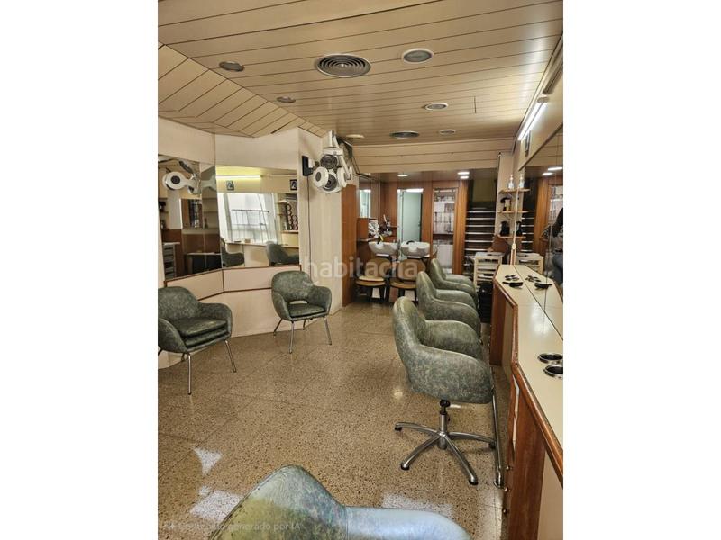 Foto 3d5c5e0a-338e-4baf-abd6-d9014ac7c989. Local comercial a Centre Sabadell