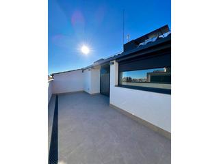 Dúplex  Onze de setembre. Obra nueva creu alta con zona comunitaria y piscina