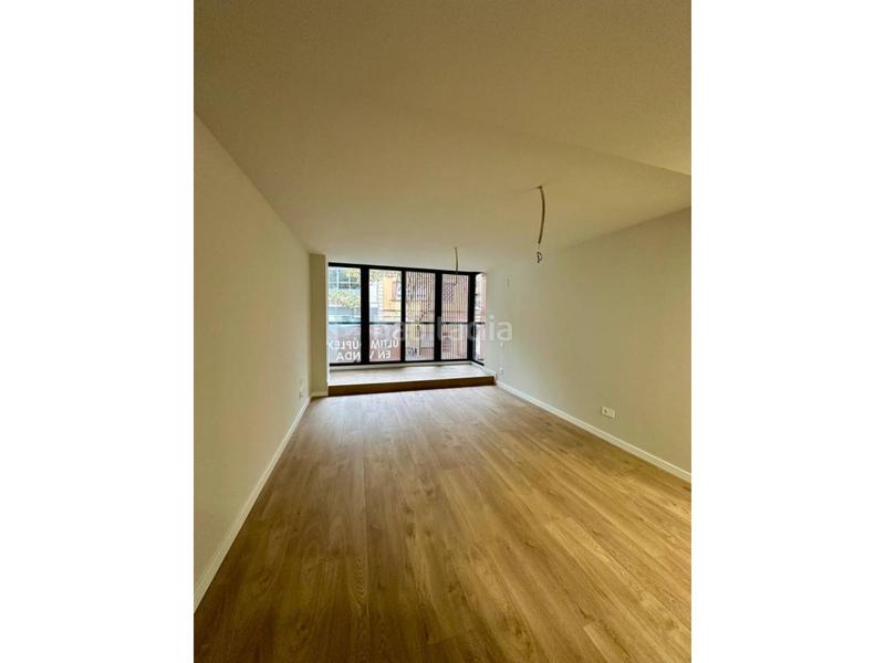 Foto 5bbe6607-c8ae-4a4c-bd81-3b87e8c4a494. Location appartement avec chauffage parking piscine dans Sabadell