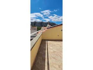 Duplex  Calle francesc bellapart. Dúplex moderno con terraza privada en creu alta