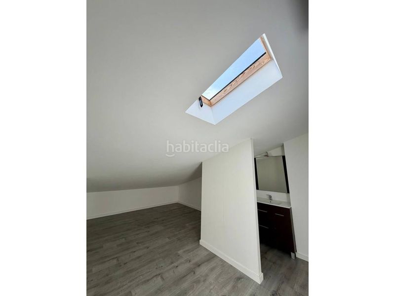 Foto 652f5614-0476-4304-8ba6-9c333193b2f4. Dúplex amb calefacció a Creu Alta Sabadell