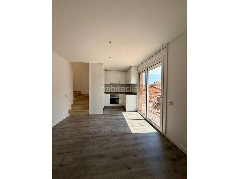 Foto a285e104-bf05-4006-b266-638ac50637a7. Dúplex amb calefacció a Creu Alta Sabadell