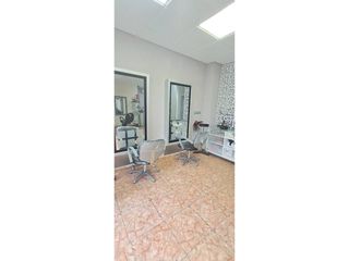 Alquiler Local Comercial  Plaza ca n´oriac. Se alquila centro de belleza y estética totalmente equipado  85