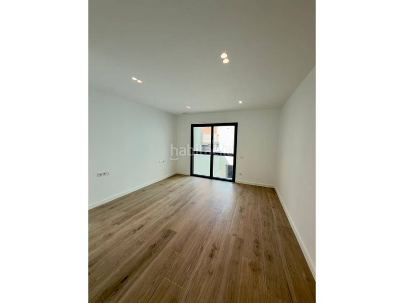 Foto 3a0adf78-41a7-44d2-8a48-106c903d0b87. Rent triplex with heating in Centre Sabadell