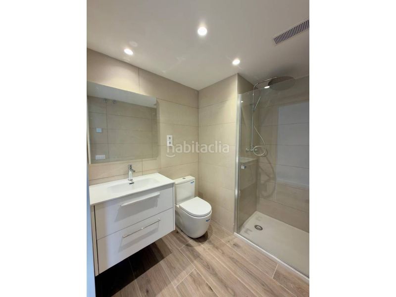 Foto 9b38c46c-dfae-489d-a96c-3e5610410f30. Rent triplex with heating in Centre Sabadell