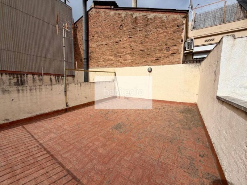 Foto f0f74aee-5a7e-407f-925a-e6d78a1a16a7. Casa amb calefacció a Eixample Sabadell
