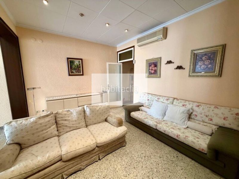 Foto 999c4197-d942-4942-96c6-d5b9384b2618. Casa con riscaldamento in Eixample Sabadell