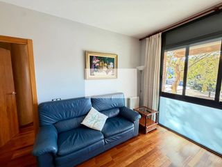 Etagenwohnung  Ronda pau vila. Piso de 1 habitación con baño en suite