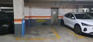 Autoparkplatz  Carrer carrer dels alts forns. Es ven plaça de pàrquing la marina de port  se vende  plaza de p