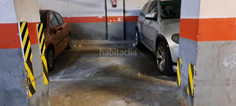 Foto 5e3ac35a-8314-4317-9512-0f8f08499050. Car parking in La Marina del Port Barcelona