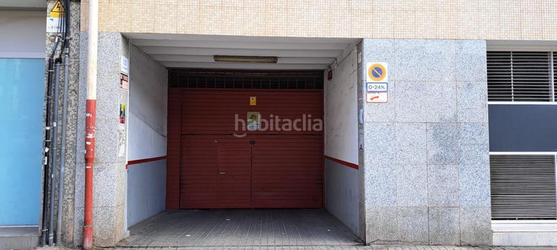 Foto 7d355d4a-01bc-48ec-9b12-7b16bf247814. Car parking in La Marina del Port Barcelona