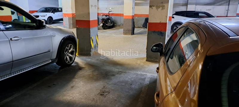 Foto ce5fdee6-af3e-4df1-ad38-1419025f8984. Car parking in La Marina del Port Barcelona