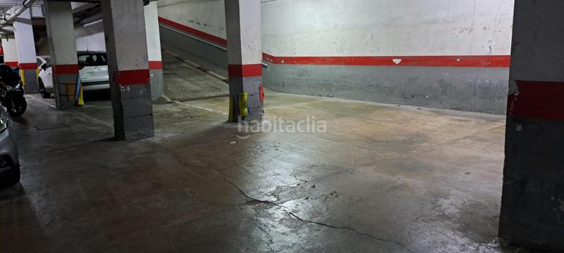 Foto f689d2a3-45a2-49c9-9bd8-f93be44db4b6. Car parking in La Marina del Port Barcelona