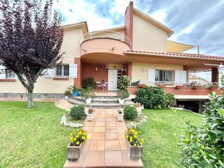 Xalet a Cànoves i Samalús. Fantastica casa en canoves