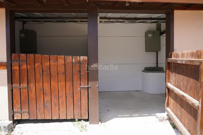 Foto 4332e665-c208-451a-af86-b243818d404f. Masia amb aparcament piscina a Tres Torres Granollers