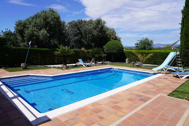 Foto 7babd2f5-4673-4534-83bb-8b9ebc908c50. Masia amb aparcament piscina a Tres Torres Granollers