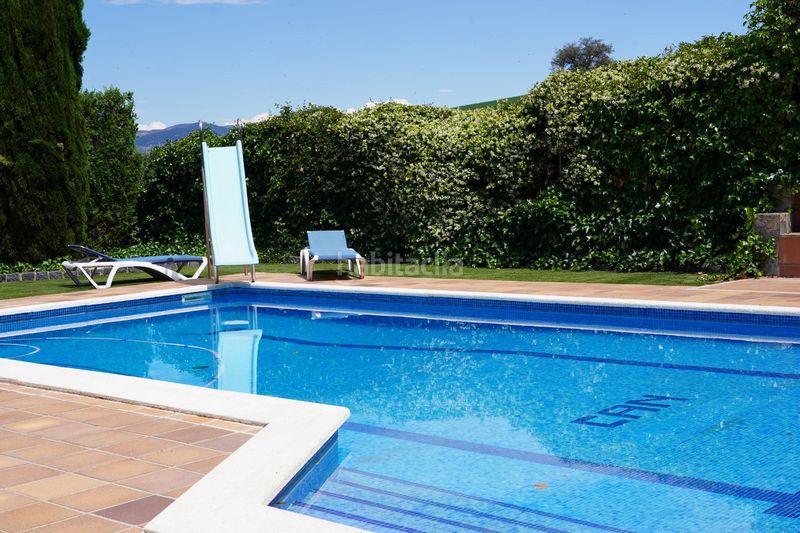 Foto 9ed6c0ee-7c0a-4d2b-a55d-02ad2086da1e. Masia amb aparcament piscina a Tres Torres Granollers