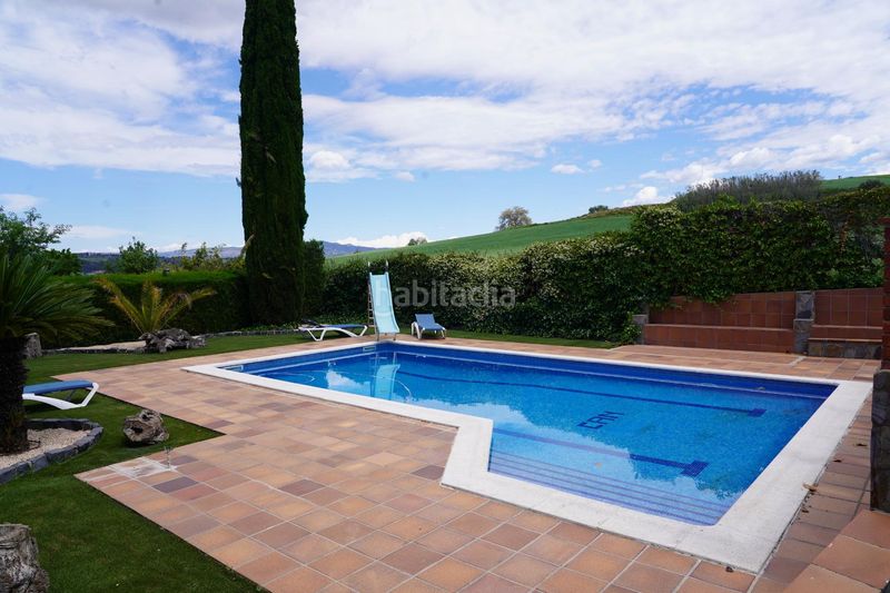 Foto b538e16a-3bbd-4717-941f-374e0df5af1a. Masia amb aparcament piscina a Tres Torres Granollers