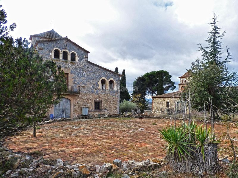 Foto e0308241-1f50-4fe9-8bc7-ac117808c70d. Masia amb aparcament a Sant Cebrià de Vallalta