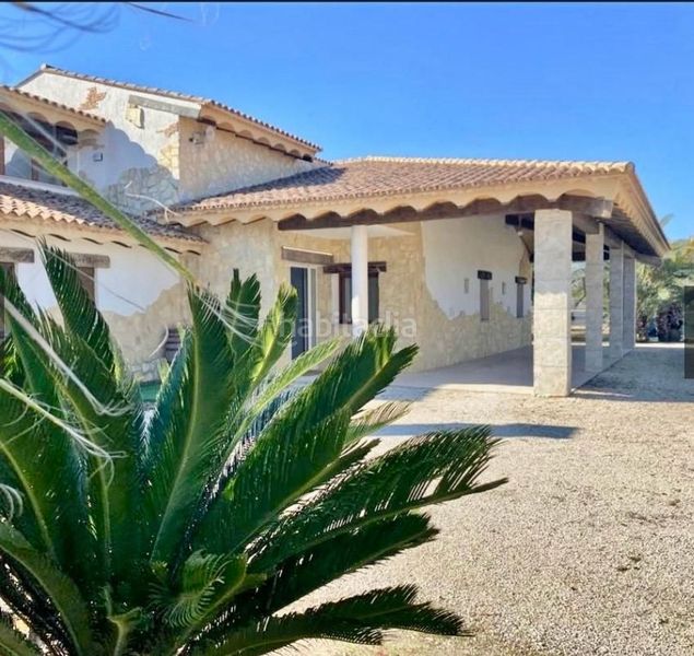 Foto 0c694d05-790a-41e9-bb18-8826c52fa73f. Xalet amb piscina a Albaida