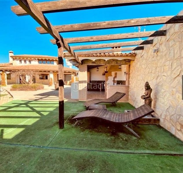 Foto 519bc51b-7fd6-4c08-b8e2-982bf16ceaf6. Xalet amb piscina a Albaida