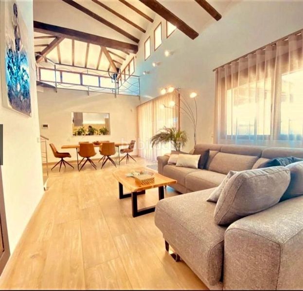 Foto ac264232-d26a-49ca-bd62-a476a3d441ee. Xalet amb piscina a Albaida